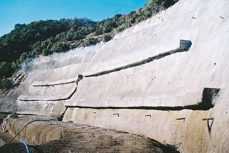 DSI Hollow Bar meets new geological and geotechnical challenges DSI Hollow Bar meets new geological and geotechnical challenges
