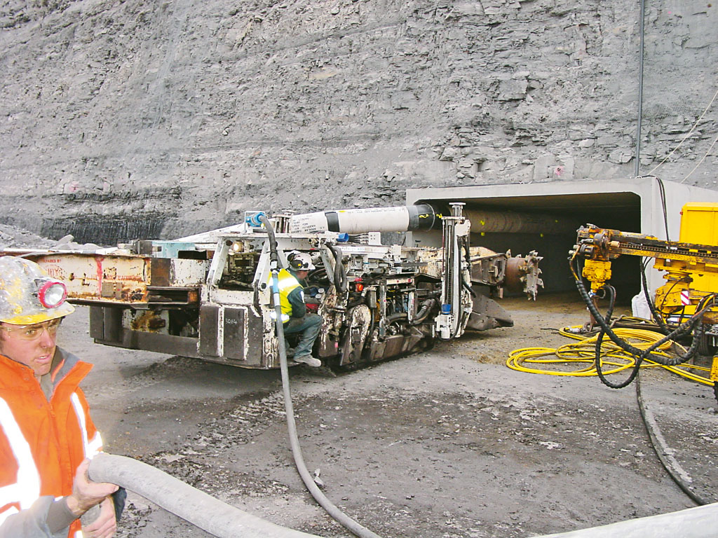 DSI provides Wambo Mine with Roof Support Products, NSW, Australia DSI provides Wambo Mine with Roof Support Products, NSW, Australia
