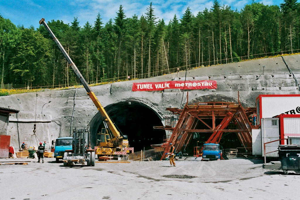 Valik Tunnel reinforced with DSI Bar Anchors Valik Tunnel reinforced with DSI Bar Anchors