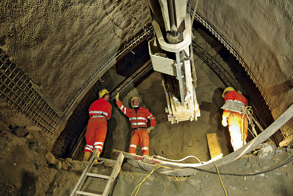 Reinforcement and Support Systems for Construction of Lainzer Tunnel in Vienna Reinforcement and Support Systems for Construction of Lainzer Tunnel in Vienna