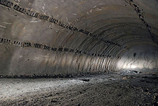 Innovative Rock Support System for Squeezing Rock Mass Conditions Innovative Rock Support System for Squeezing Rock Mass Conditions