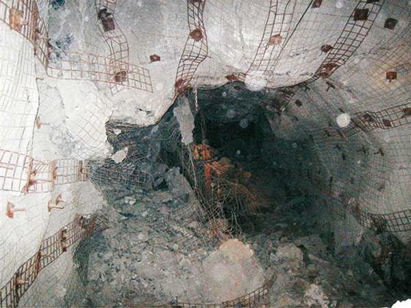 DSI Hollow Bars Stabilize Fault Zone of a Canadian Mine DSI Hollow Bars Stabilize Fault Zone of a Canadian Mine