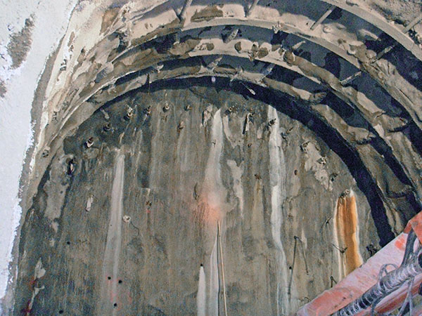 Lake Mead Intake Tunnel No. 3 stabilized using DSI Rock Support Products Lake Mead Intake Tunnel No. 3 stabilized using DSI Rock Support Products