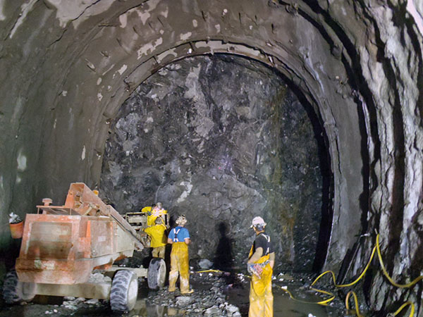 Lake Mead Intake Tunnel No. 3 stabilized using DSI Rock Support Products Lake Mead Intake Tunnel No. 3 stabilized using DSI Rock Support Products