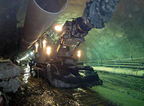 Tunneling Machines and Ground Support from a Single Source, Caldecott Tunnel Tunneling Machines and Ground Support from a Single Source, Caldecott Tunnel