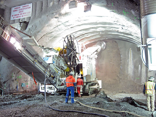 Tunneling Machines and Ground Support from a Single Source, Caldecott Tunnel Tunneling Machines and Ground Support from a Single Source, Caldecott Tunnel
