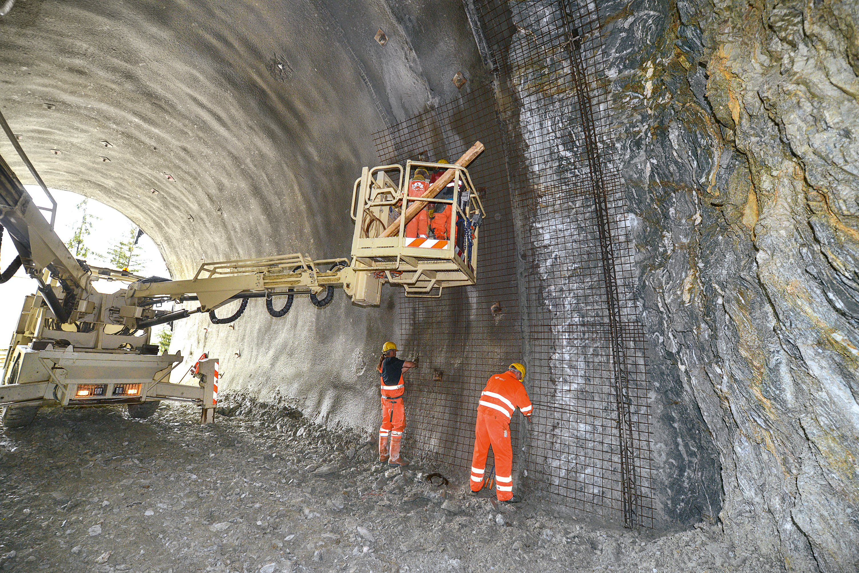 The Inn Joint Venture Hydroelectric Power Plant (GKI): More than 400GWh of Energy from Water in Tyrol The Inn Joint Venture Hydroelectric Power Plant (GKI): More than 400GWh of Energy from Water in Tyrol