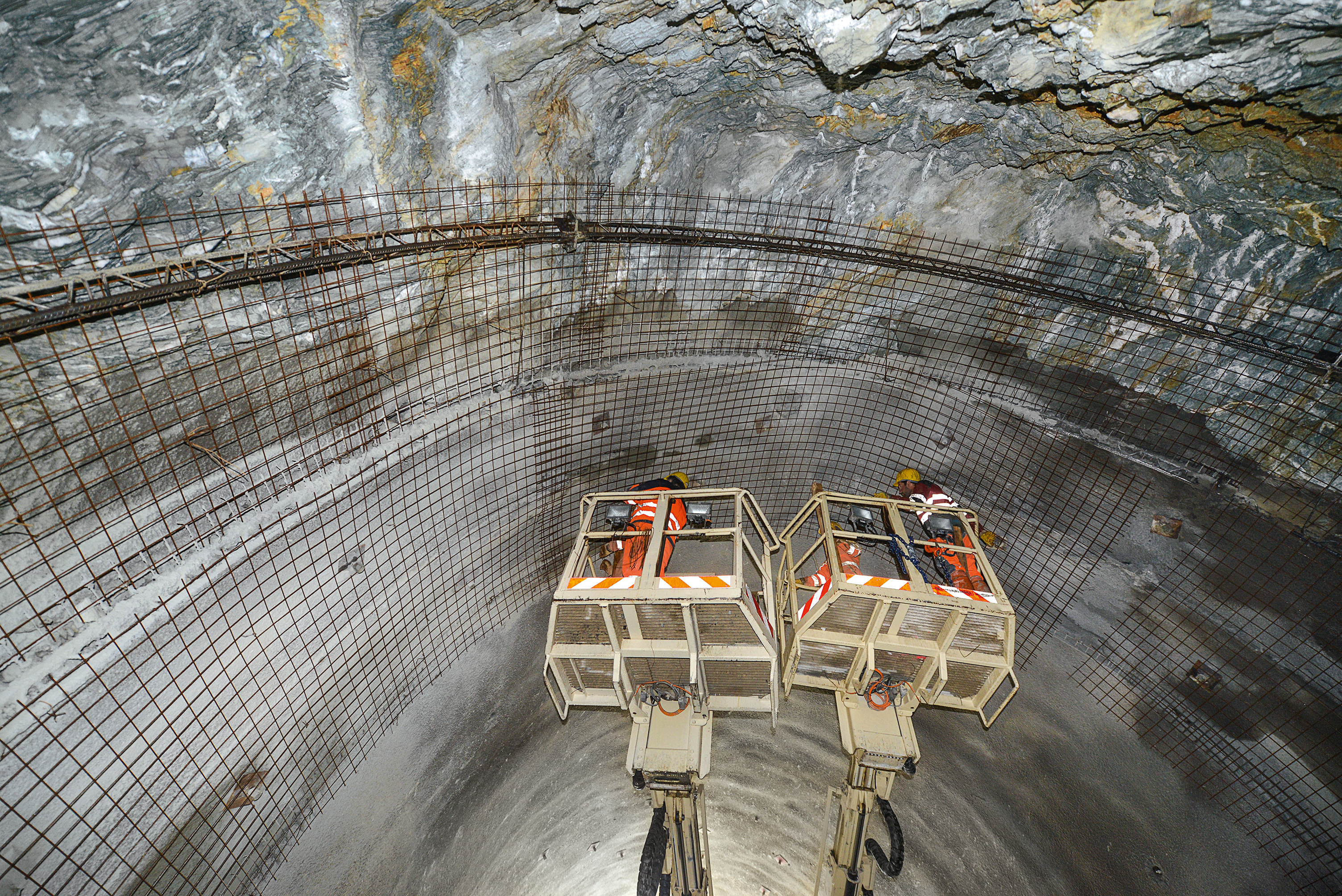 The Inn Joint Venture Hydroelectric Power Plant (GKI): More than 400GWh of Energy from Water in Tyrol The Inn Joint Venture Hydroelectric Power Plant (GKI): More than 400GWh of Energy from Water in Tyrol
