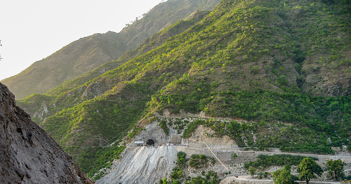 Der Rohtang-Tunnel: Stützmittel der DSI Underground für einen der höchsten Bergpässe der Welt Der Rohtang-Tunnel: Stützmittel der DSI Underground für einen der höchsten Bergpässe der Welt