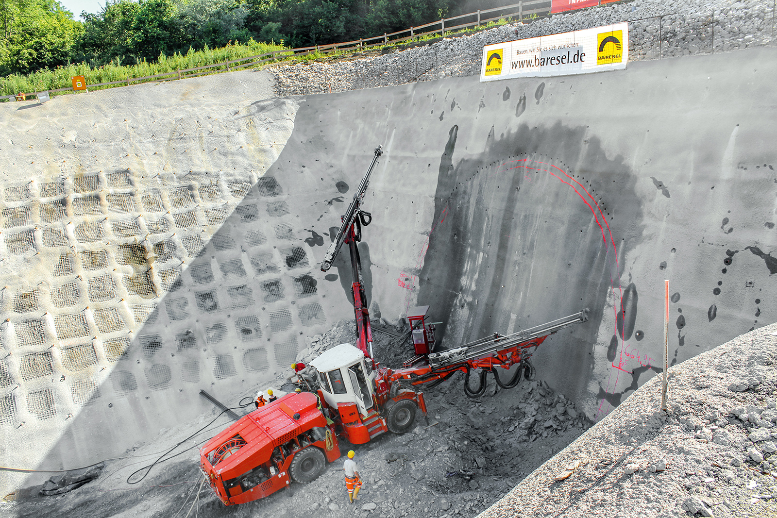 The St. Kanzian Tunnel Chain: DSI Underground supplies AT – Pipe Umbrella Support Systems with efficient Squeezed Connection The St. Kanzian Tunnel Chain: DSI Underground supplies AT – Pipe Umbrella Support Systems with efficient Squeezed Connection