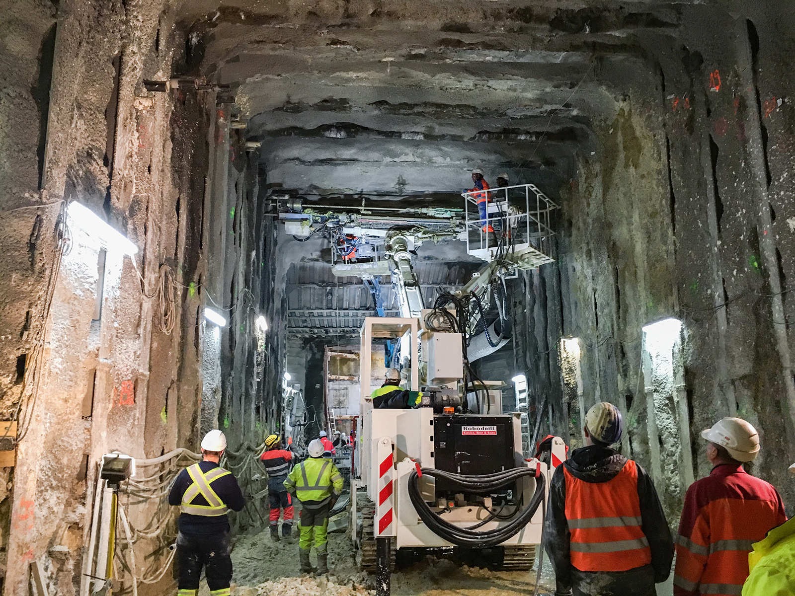 Sistema de Paraguas de Tubo AT con conexión de compresión innovadora asegura el avance de la línea de Metro 4 en Paris Sistema de Paraguas de Tubo AT con conexión de compresión innovadora asegura el avance de la línea de Metro 4 en Paris