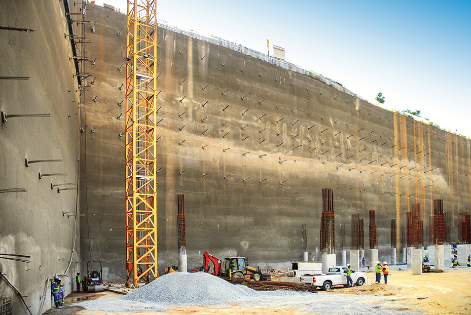 DSI stabilize the largest Excavation for a Single Project in South Africa: The new Discovery Office Building DSI stabilize the largest Excavation for a Single Project in South Africa: The new Discovery Office Building