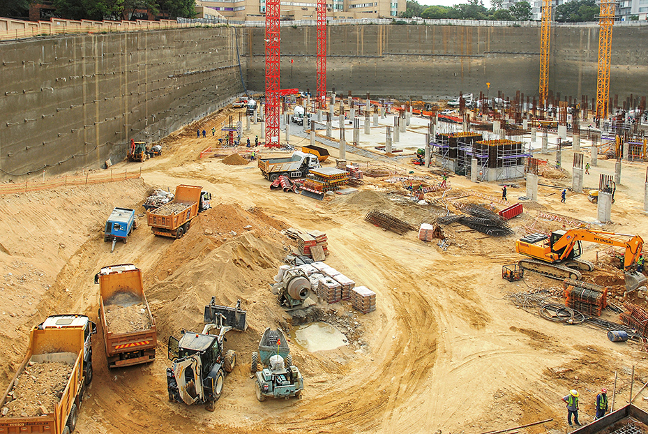 DSI stabilize the largest Excavation for a Single Project in South Africa: The new Discovery Office Building DSI stabilize the largest Excavation for a Single Project in South Africa: The new Discovery Office Building